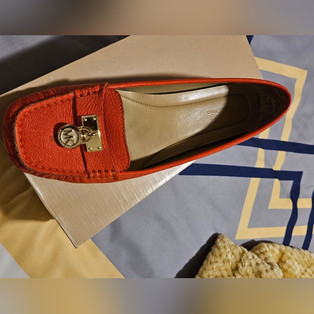 MK loafer